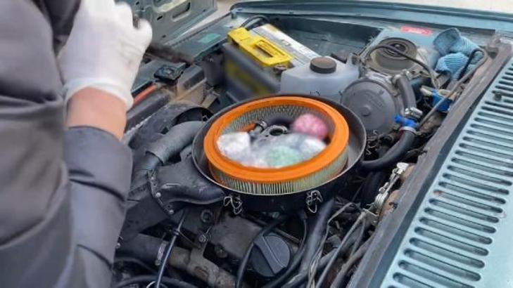 Konya'da otomobilin hava filtresinde uyuşturucu ele geçirildi; evli çift gözaltında