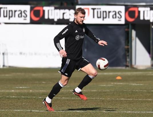 Beşiktaş'ta yeni transfer Joe Worrall ilk antrenmanına çıktı