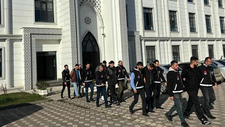 Esnafa silah zoruyla senet imzalatan 4 şüpheli tutuklandı