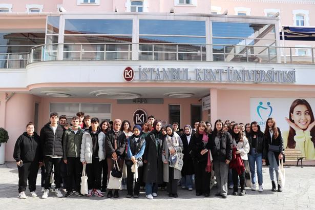 Lise öğrencileri '1 günlüğüne üniversiteli’ oldu