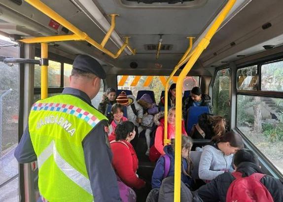 Jandarmadan okul servislerine denetim