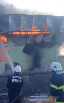 Kars toptancı sebze halinde yangın