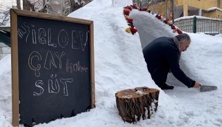 Muş’ta ‘kardan kahvehane’ ilgi odağı oldu