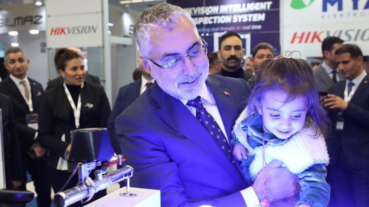 Bakan Işıkhan, 6'ncı Verimlilik ve Teknoloji Fuarı'nı gezdi