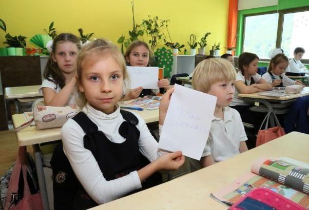 Rus çocuklar Türkçe öğreniyor