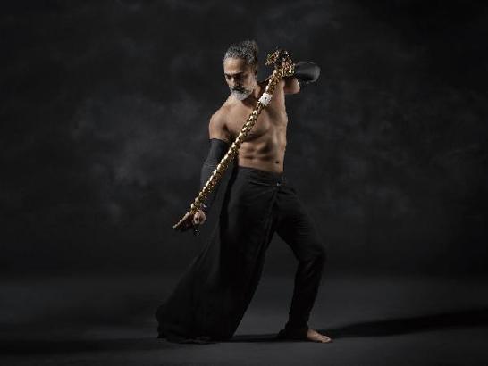 Monaco Chain by Sözer'in altın zincir serisinin kampanya yüzü Selim Bayraktar oldu