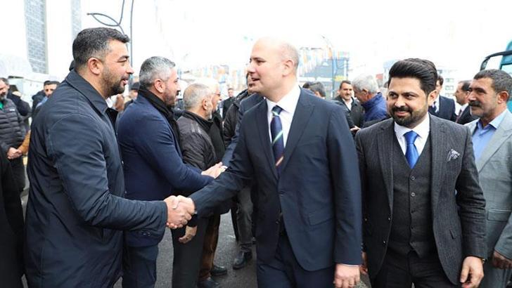 AK Parti'li İleri: Birbirlerini öve öve bitiremeyenler, şimdi düşman kesilmişler