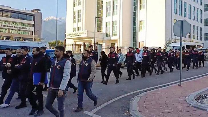 Denizli'de 43 kaçak göçmen ve 13 organizatör şüphelisi yakalandı