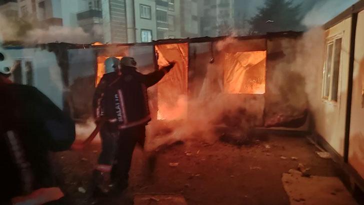 Malatya'da inşaattaki konteynerde yangın