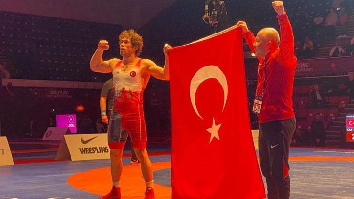 Avrupa Güreş Şampiyonası'nda milli sporcu Selçuk Can'dan altın madalya