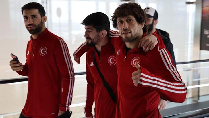 Grekoromen Güreş Milli Takımı, yurda döndü