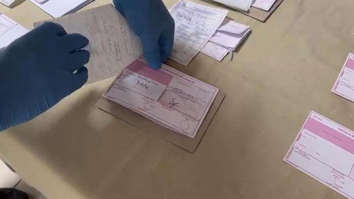 İzmir'de 'tebligat' diye boş senet imzalatan şüpheliye gözaltı