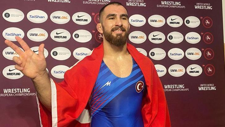 Feyzullah Aktürk: 3 yıldır yenilmemenin gururunu yaşıyorum