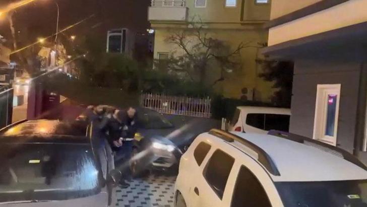 Maltepe'de taksi durağında tartıştığı şoförü silahla yaralayan şüpheli yakalandı