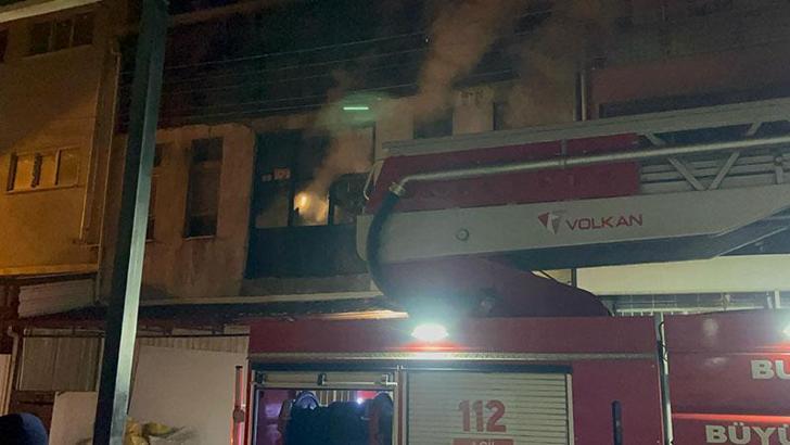 İnegöl'de mobilya imalathanesinde çıkan yangın söndürüldü