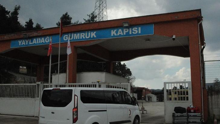 Depremde ailesini kaybeden çocuklar, Suriye'deki dedelerine kavuştu