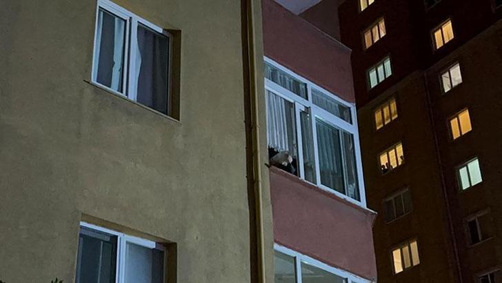 Ümraniye'de 10 katlı apartmanda yangın: 2 kişi dumandan etkilendi