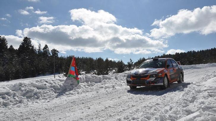 Kars'ta düzenlenen Kar Ralli Şampiyonası'nda ilk gün tamamlandı