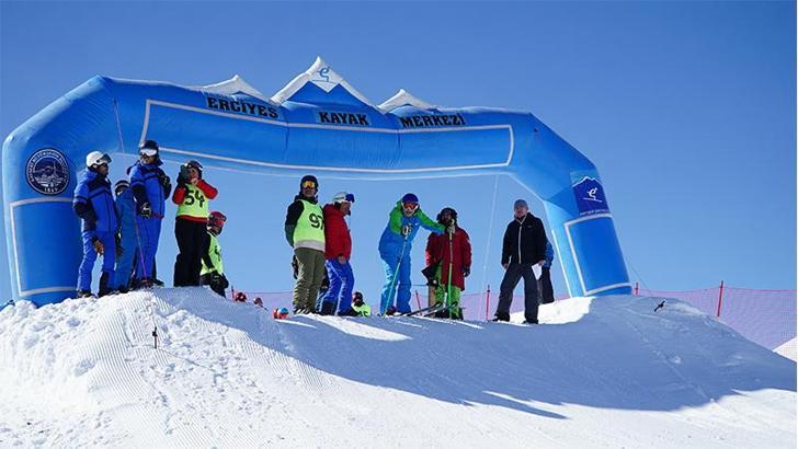 Erciyes'te diplomatik kayak ve snowboard yarışı