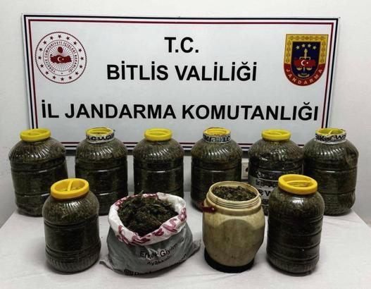 Bitlis'te, otomobilde 11 kilo skunk ele geçirildi