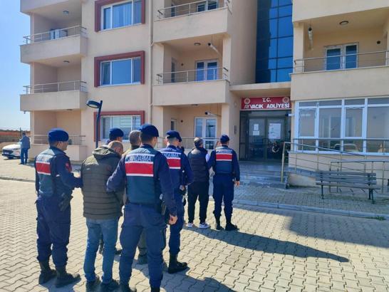 Çanakkale'de 9 kaçak göçmen yakalandı, 2 organizatör tutuklandı