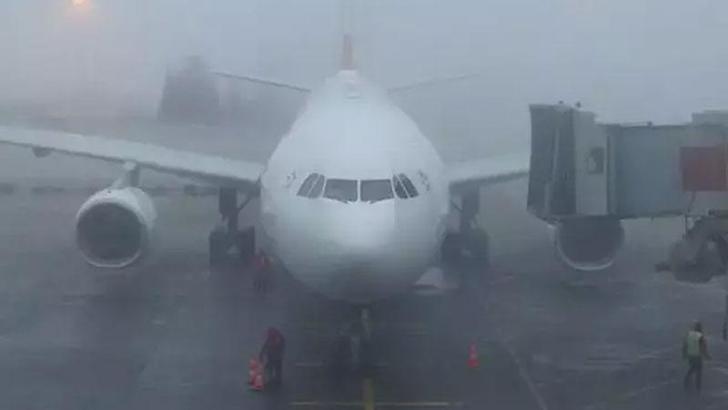 İstanbul'da hava ulaşımına sis engeli