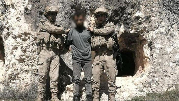 Eşini ve 2 akrabasını öldürdü, mağarada yakalandı