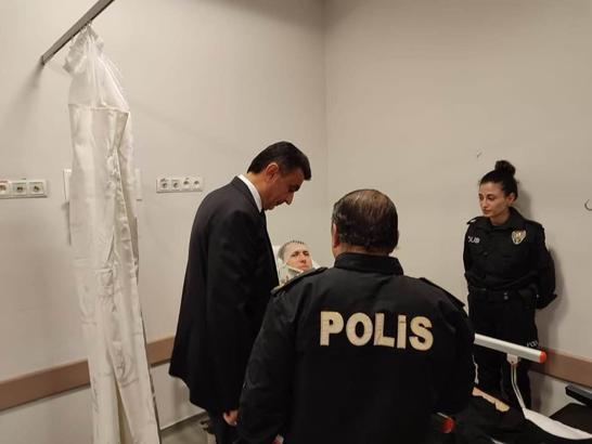 Ehliyetsiz sürücü uygulamadan kaçtı, dengesini kaybedip düşen polis memuru yaralandı