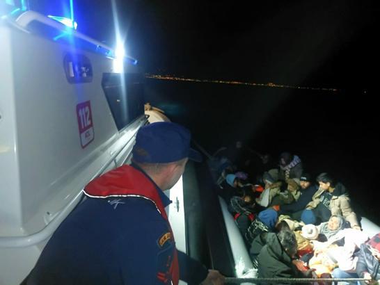 Kuşadası'nda 33 kaçak göçmen yakalandı