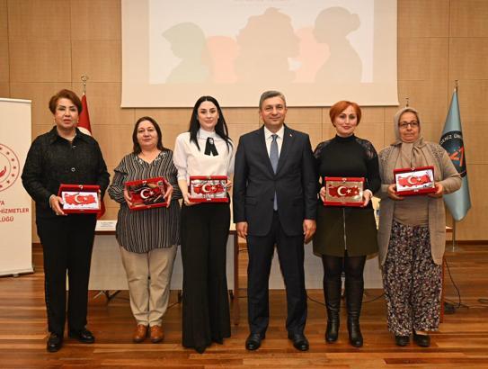Vali Şahin: Türkiye Yüzyılı kadınlarımızın omzunda yükselecektir