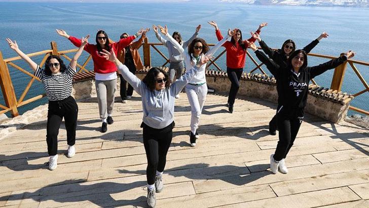 Van'da kadınlar, Akdamar Adası'nda spor yaptı