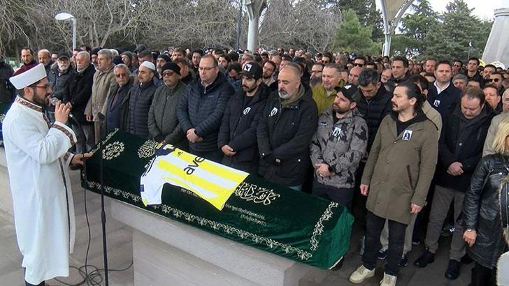 Motosiklet kazasında hayatını kaybeden oyuncu Efe Deprem son yolculuğuna uğurlandı