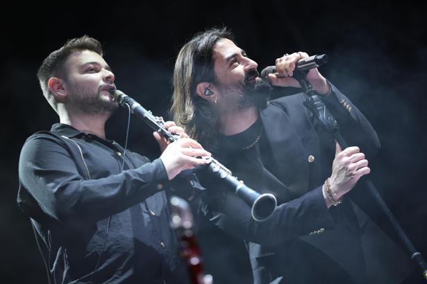 Ata'nın Antalya'ya gelişi Koray Avcı konseriyle kutlandı