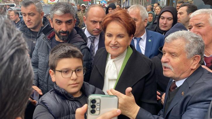 Akşener: Suriyelilere para verirken ekonomi dağılmıyor da emekliye para verirken mi dağılıyor