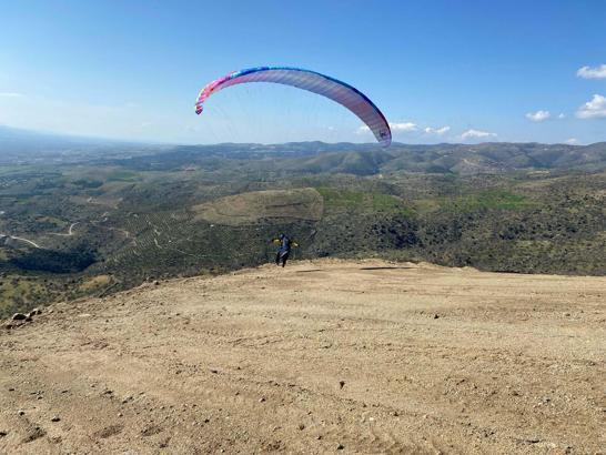 Alaşehir'e yamaç paraşüt sahası açıldı