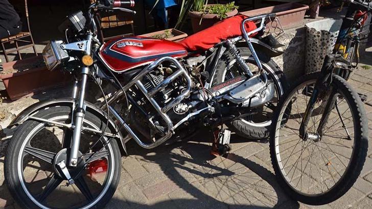 Tur otobüsünün çarptığı motosikletin sürücüsü öldü