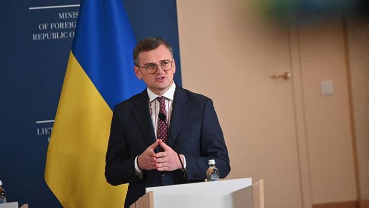 Ukrayna Dışişleri Bakanı Kuleba’dan Papa Francis’e ‘beyaz bayrak’ tepkisi