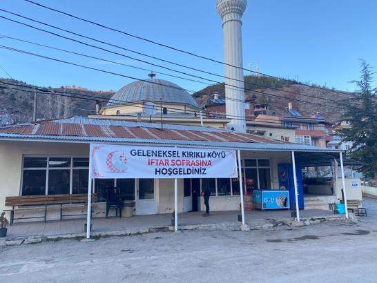 Gümüşhane'nin Kırıklı Köyü'nde 20 yıldır süren iftar geleneği