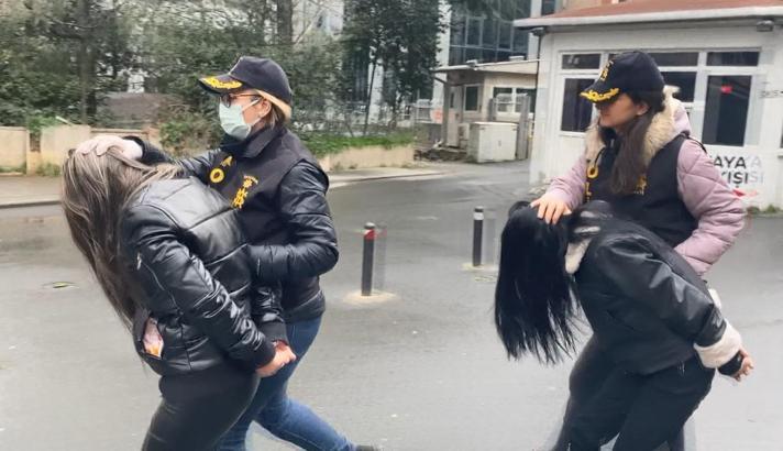 İstanbul -  Başakşehir'de evden ziynet eşyası çalan şüpheliler yakalandı