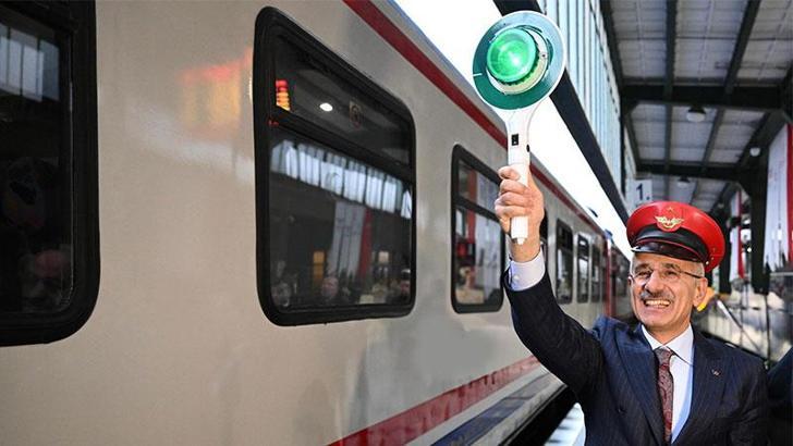 Bakan Uraloğlu: Turistik Doğu Ekspresi'nde 11 bin 611 yolcu seyahat etti
