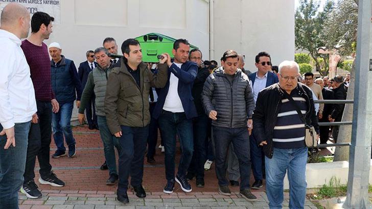 Tribünde rahatsızlanıp hayatını kaybeden Galatasaray taraftarı toprağa verildi