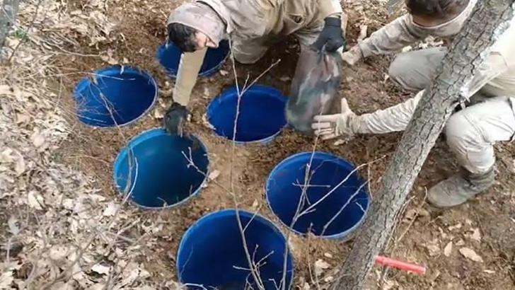 Diyarbakır'da PKK'lı teröristlerin kullandığı 11 sığınak ve 2 depo imha edildi