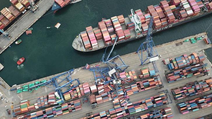 Geminin çarptığı liman işletmesinden açıklama: Operasyonlarımız kesintisiz devam etmektedir