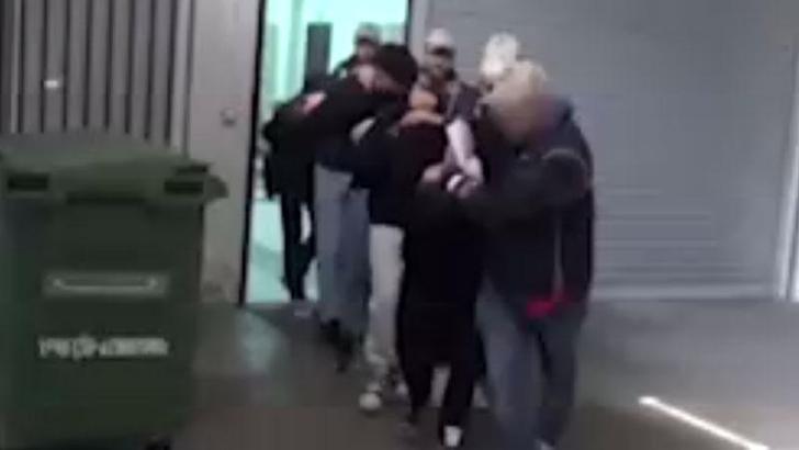 DEM Parti'nin Nevruz kutlamasında gözaltına alınan 2 kişi tutuklandı