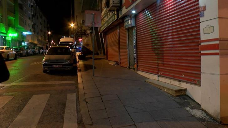 İstanbul- Zeytinburnu'nda yerde buldukları kredi kartıyla 2 bin liralık alışveriş yaptılar