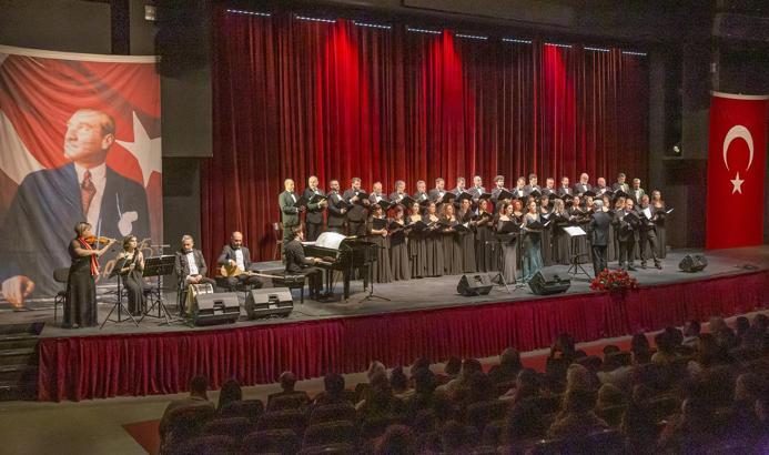 Çanakkale şehitleri konserle anıldı