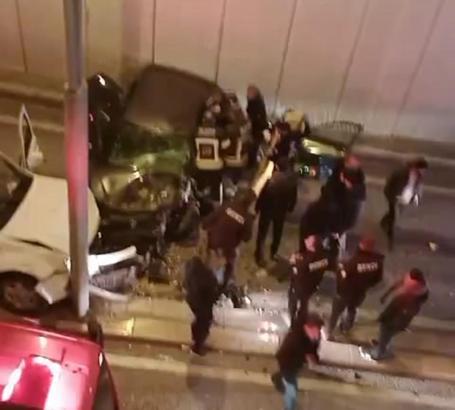 Elazığ’da karşı şeride geçen pikap otomobille çarpıştı: 2 yaralı