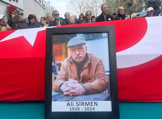 İstanbul - Gazeteci Ali Sirmen için Cumhuriyet Gazetesi önünde tören