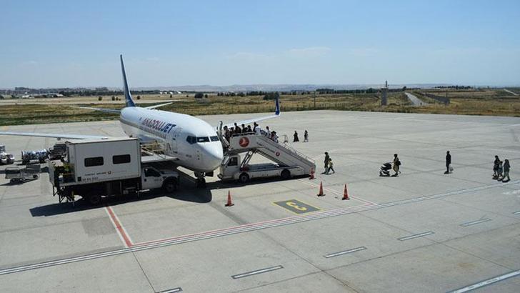 Batman Havalimanı'nı bir ayda 50 bin yolcu kullandı