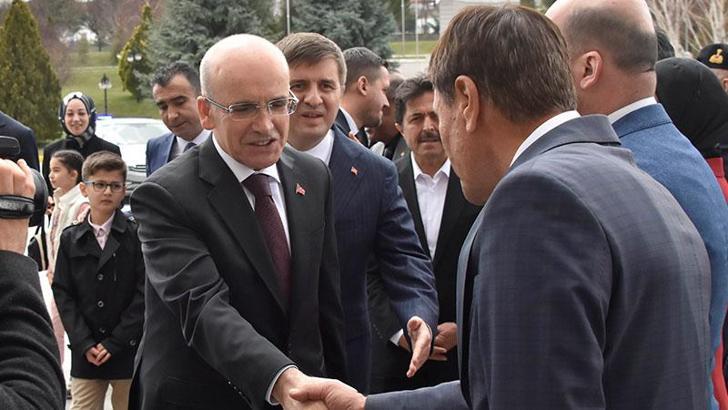 Bakan Şimşek, Karaman'da 'İş Dünyası' toplantısına katıldı